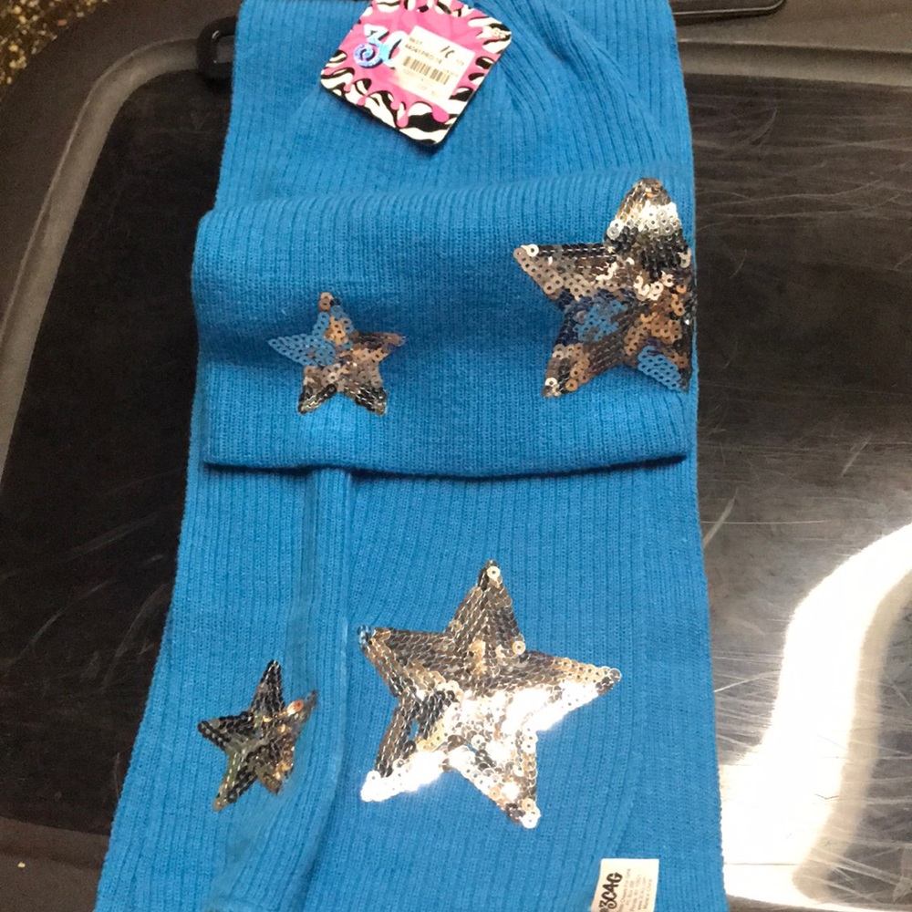 Hat and scarf gift set girls size 6 and up NWT